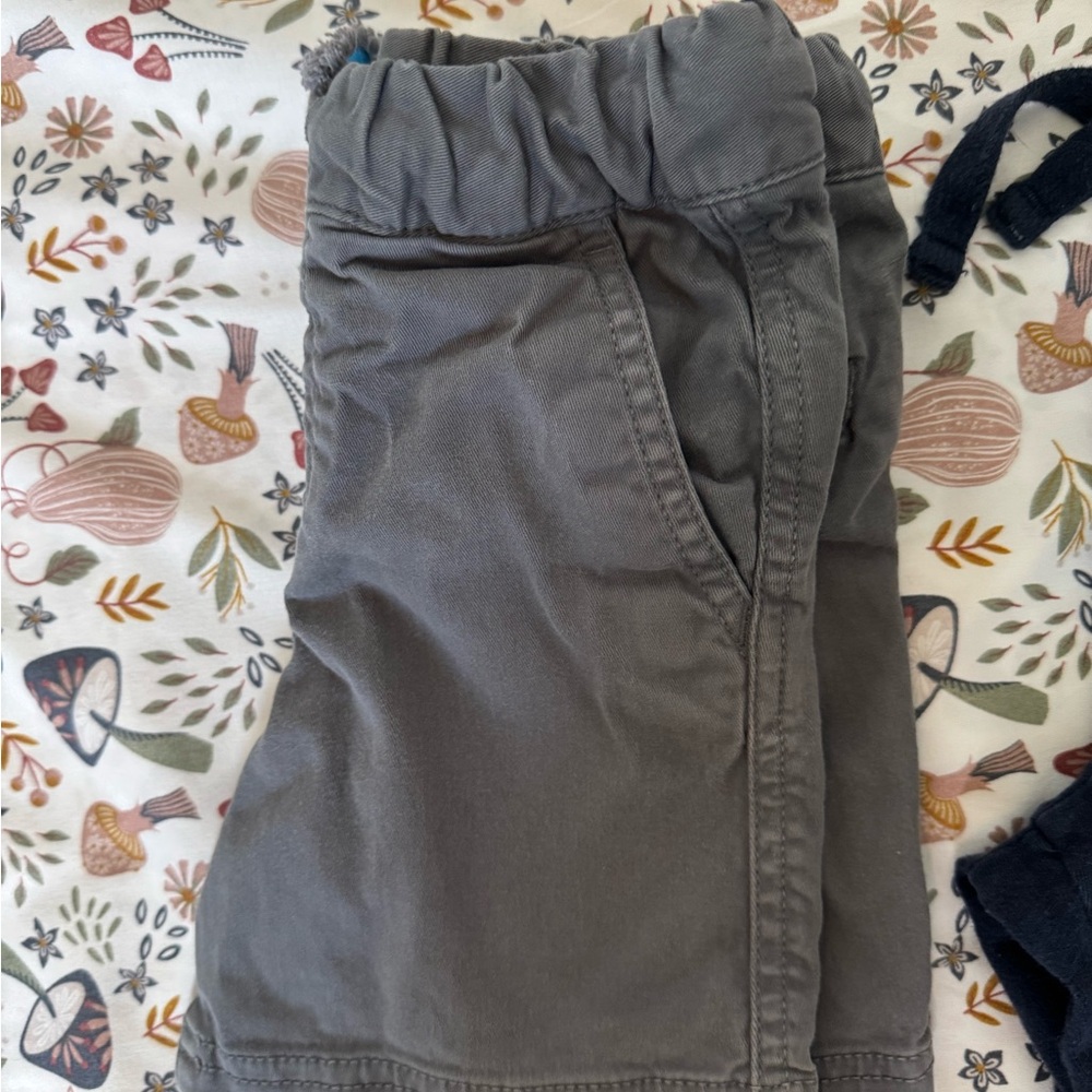 Shorts & Tops bundle - Picture 7 of 8